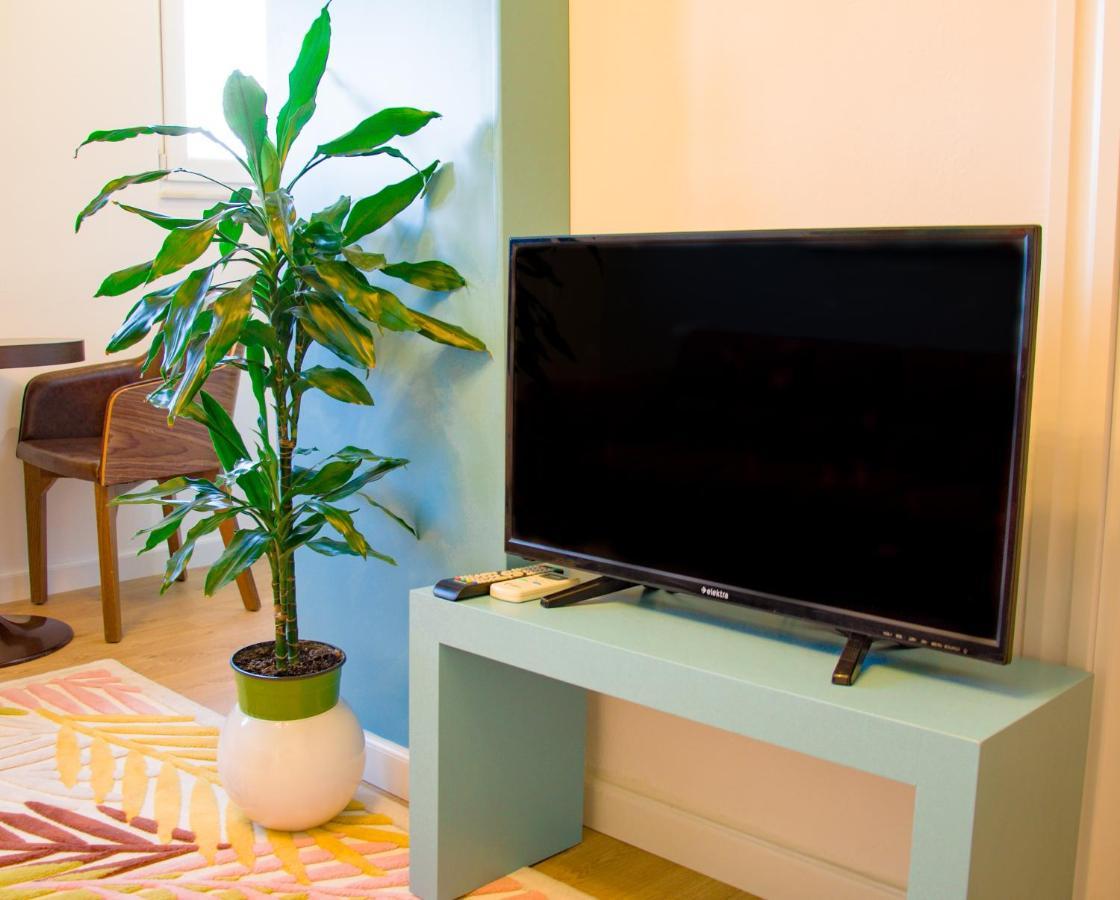 Bright Apartment Close To City Center Tirana Exterior photo